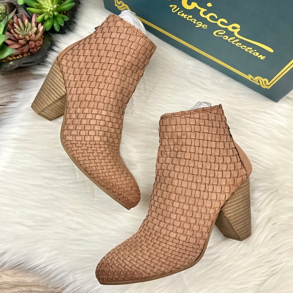 NIB Sbicca Parkman Woven Leather Cone Heel Shooties Ankle Booties Boots Tan 8 - Picture 1 of 13